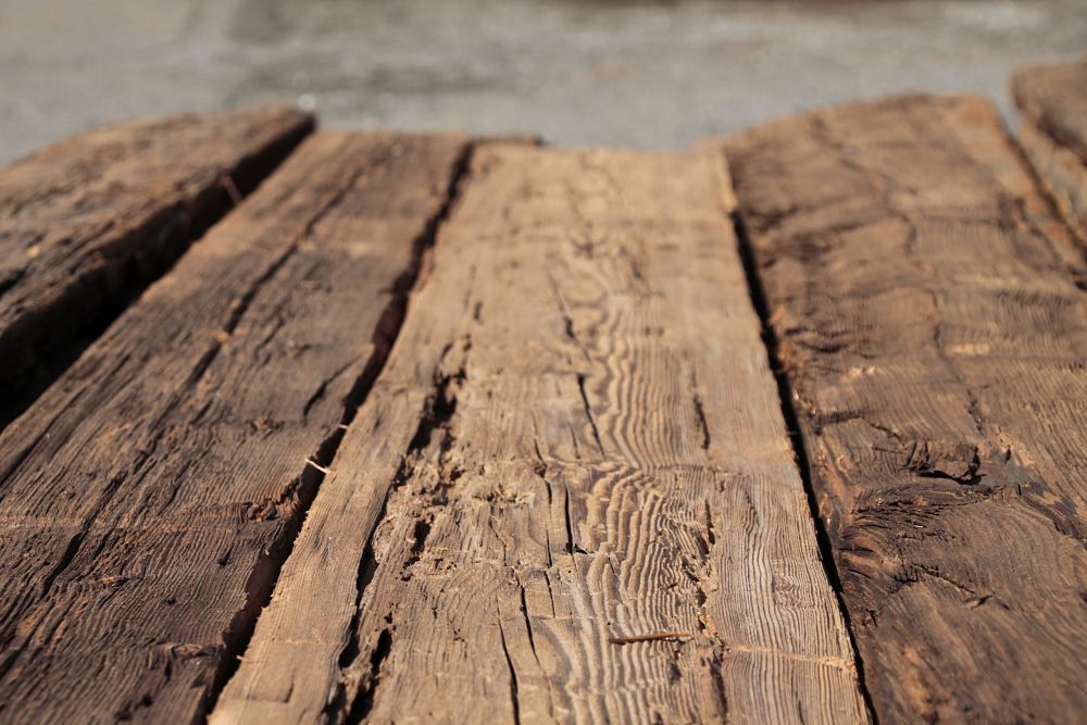 Altholz gehackte Seitenbretter, Brixen im Thale, Tirol