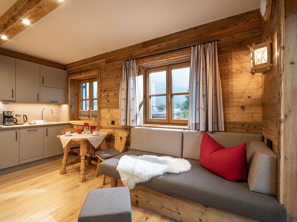 grittlmuehle-brixentalerstrasse-17-brixen-07-2023-appartement-gaisberg-wohkueche