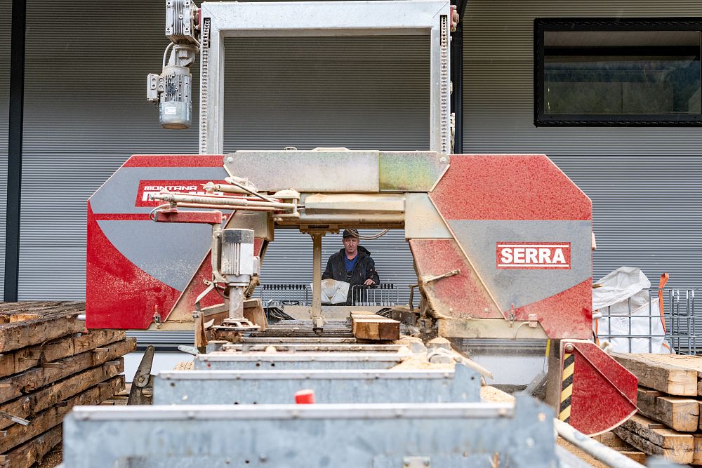 grittlmuehle-brixentalerstrasse-17-brixen-10-2025-holzhandel